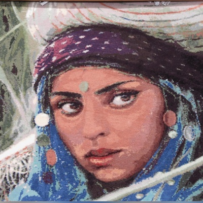 تابلو فرش دستباف چهره طرح دختر روستایی